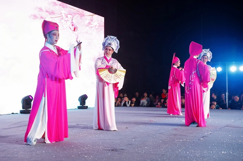 越剧表演《新梁祝选段》   .jpg